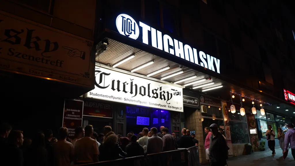 2 JAHRE TUCHOLSKY – KIELS KULTCLUB FEIERT SEIN COMEBACK 🎉